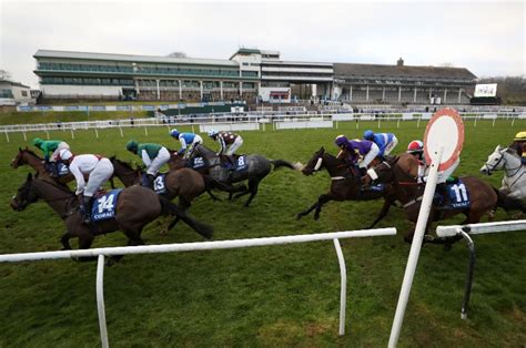 2022 Grand National Odds, Entries and Runners.